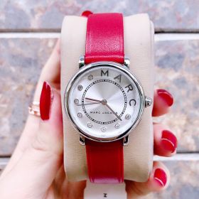 Đồng hồ Marc Jacobs Classic màu đỏ MJ1632