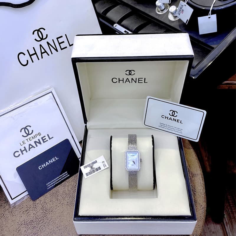4 đồng hồ Chanel nữ chính hãng mặt tròn dây xích cực đẹp